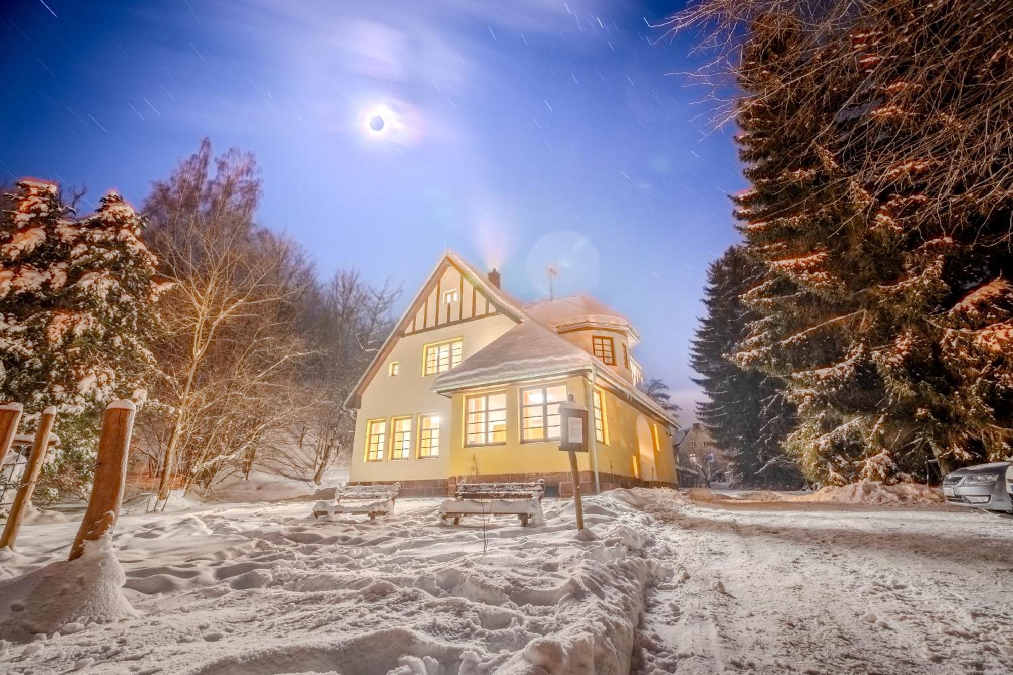 Villa With A Covered Pool, Park, And Playground Svoboda nad Upou